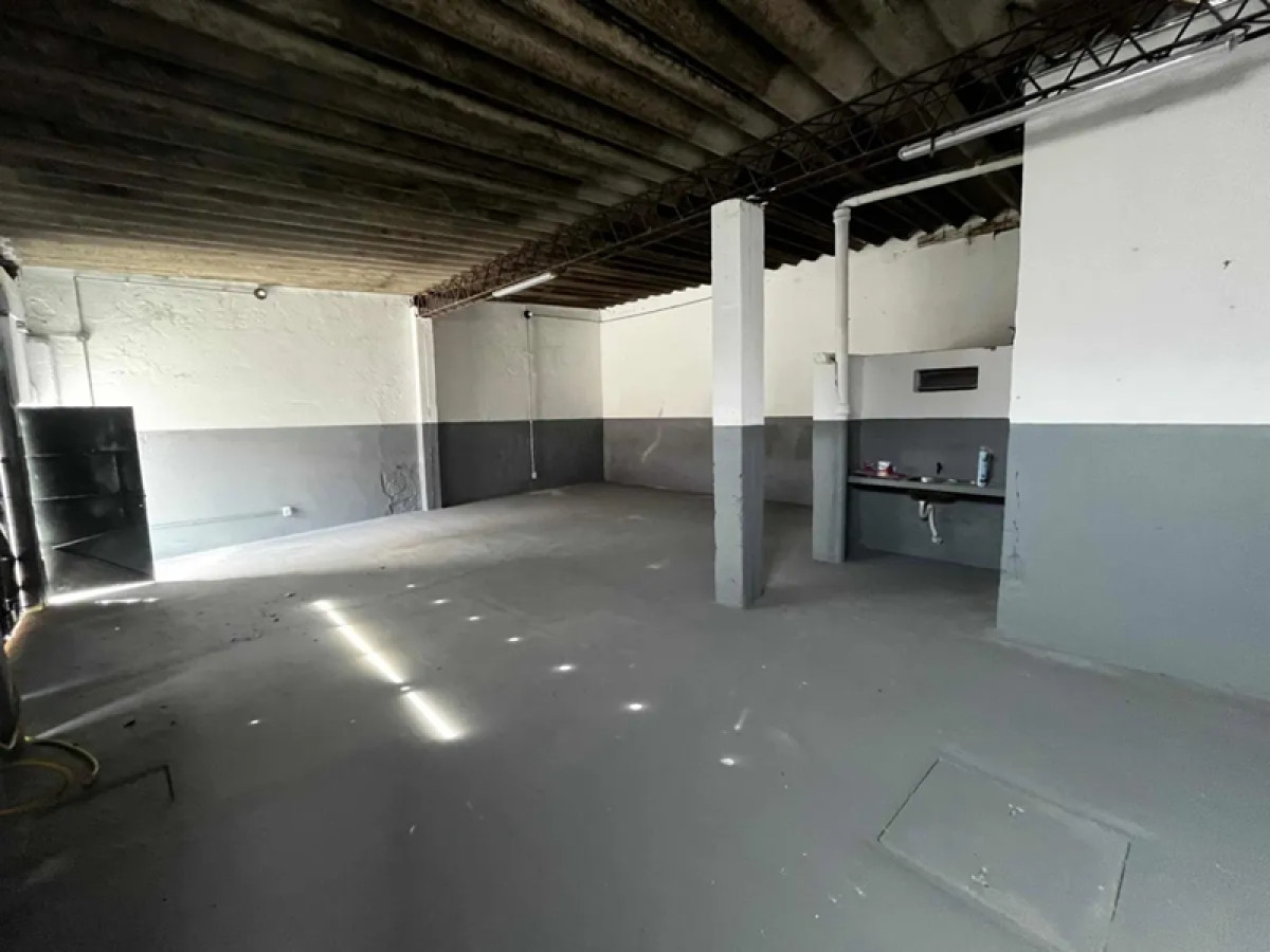 Local Comercial ID.5312 - Alquiler Local, Taller o Deposito Brazo Oriental 70m2