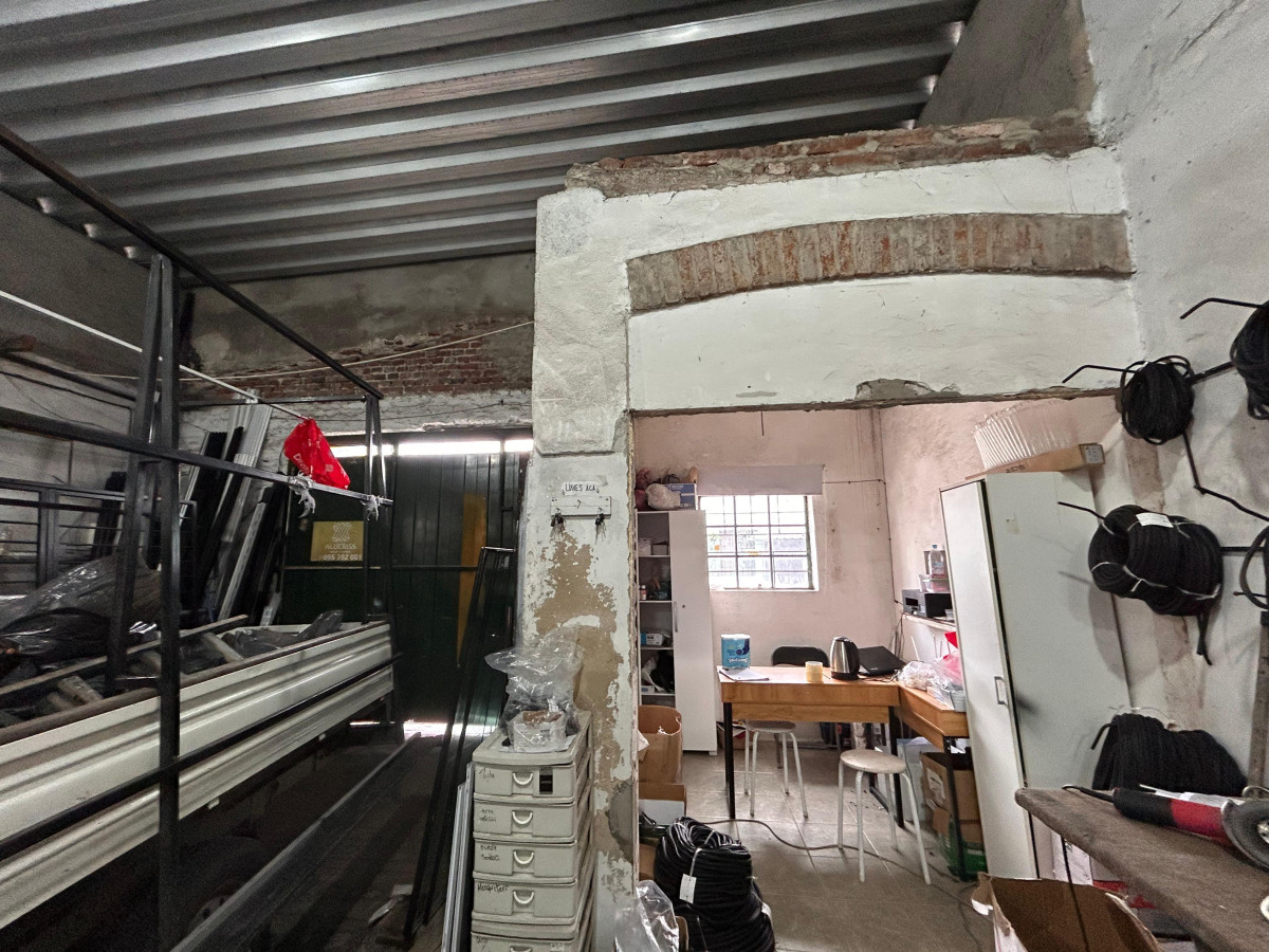 Local Comercial ID.5068 - Venta Local o Depósito con Terreno Villa Española 332m2