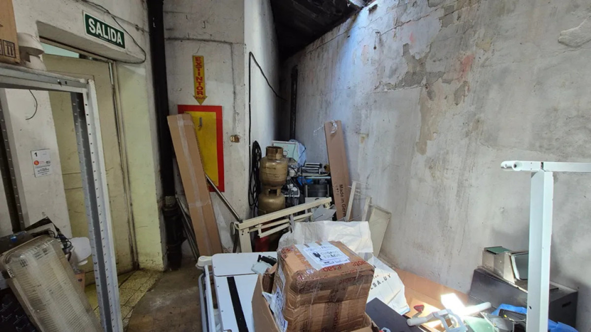 Local Comercial ID.5839 - Venta Dos Locales en Uno 140m2 Cordon