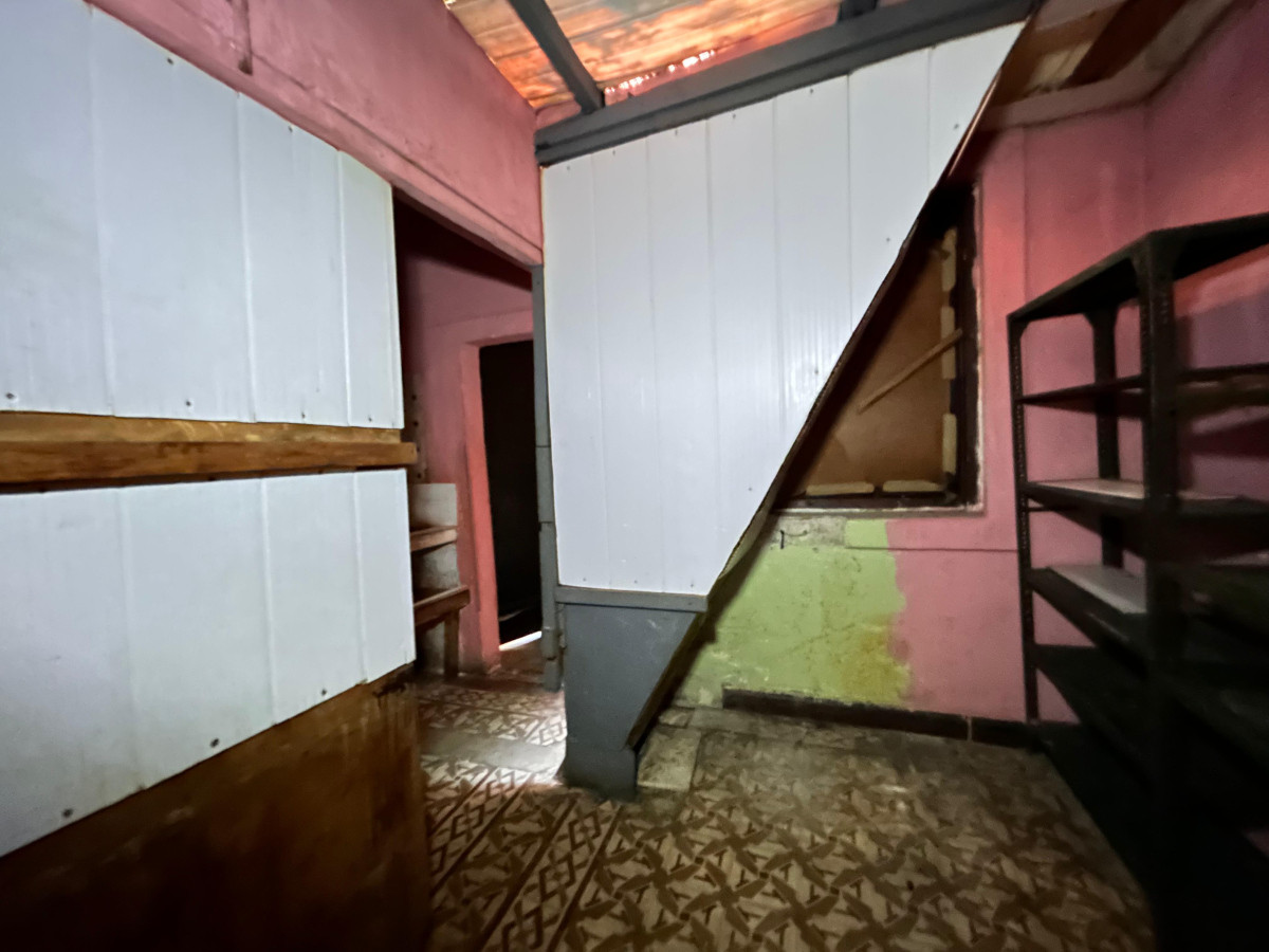 Local Comercial ID.4347 - Venta con renta Gran Local Comercial con Vivienda La Teja
