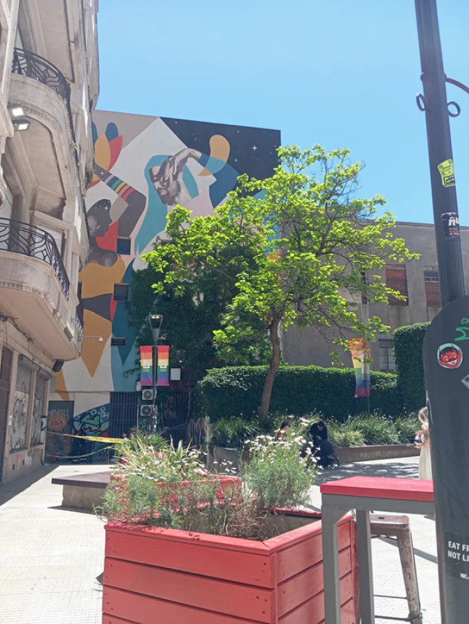 Local Comercial ID.5590 - Alquiler Local con Doble Frente 82m2 Ciudad Vieja 