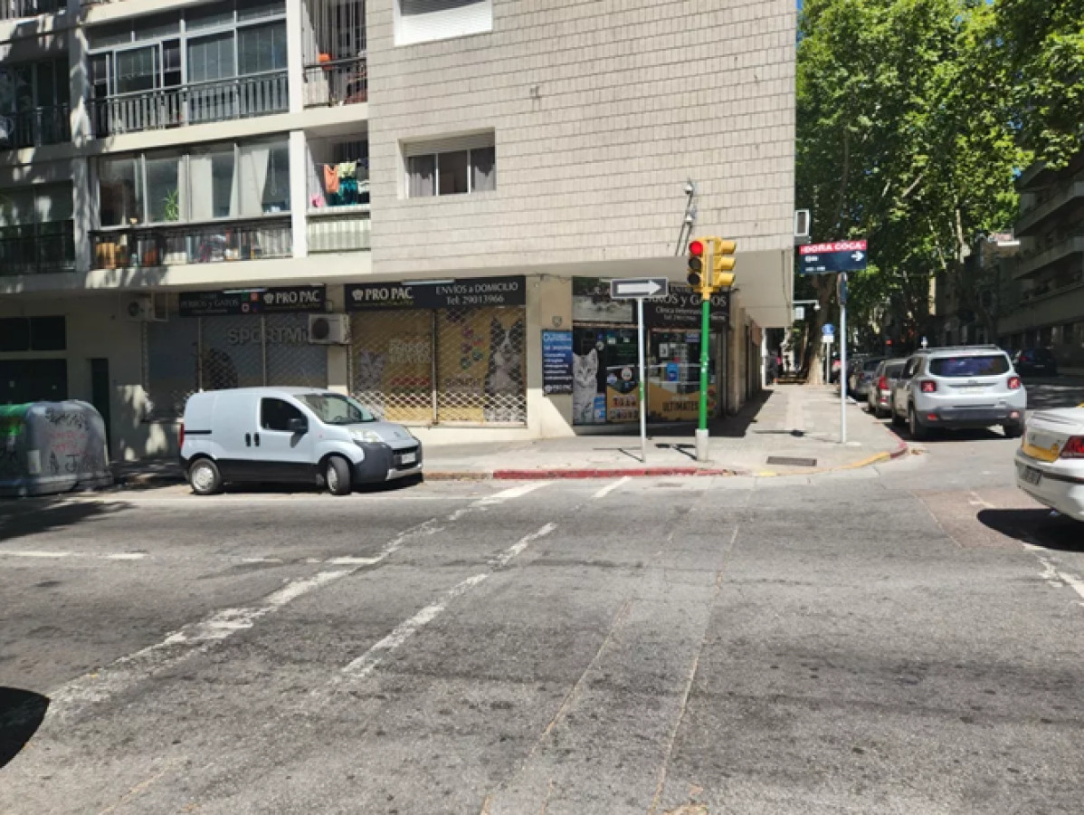 Local Comercial ID.4398 - Venta con Renta Local Comercial Centro Ideal Inversión