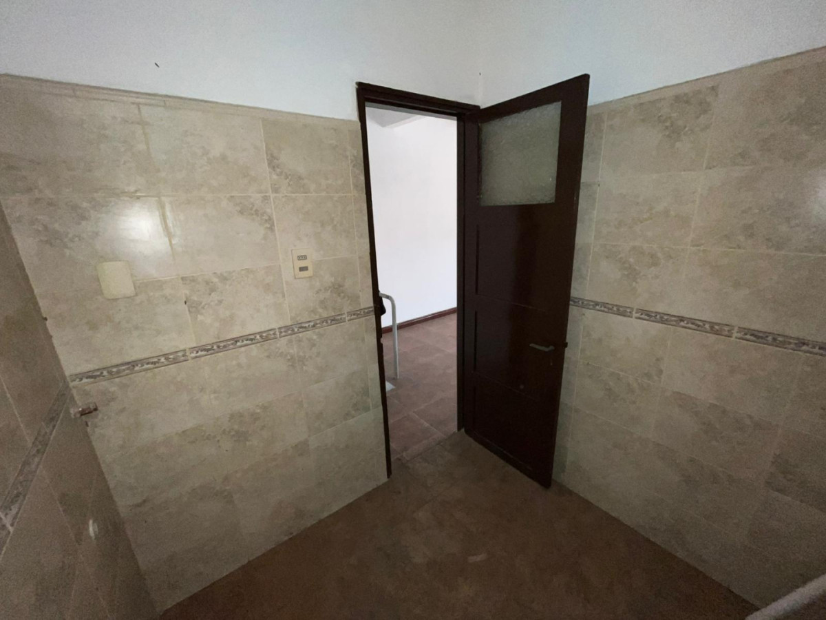 Local Comercial ID.6366 - Alquiler Local con Vivienda Goes con Sotano