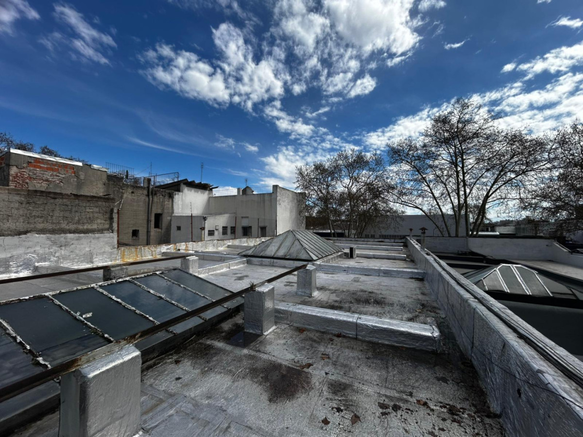 Local Comercial ID.6922 - Venta y Alquiler Local Comercial 774m2 Villa Muñoz sobre Avenida