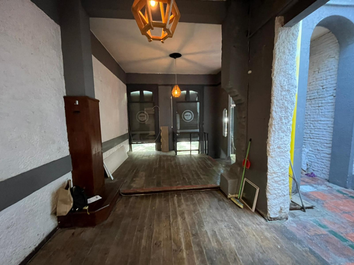 Local Comercial ID.5483 - Alquiler Local Gastronomico Parque Rodo con Sotano 70m2