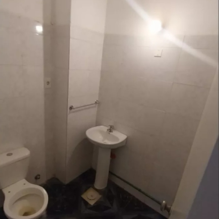 Local Comercial ID.5550 - Alquiler Local Comercial Cordon Gran Esquina 100m2