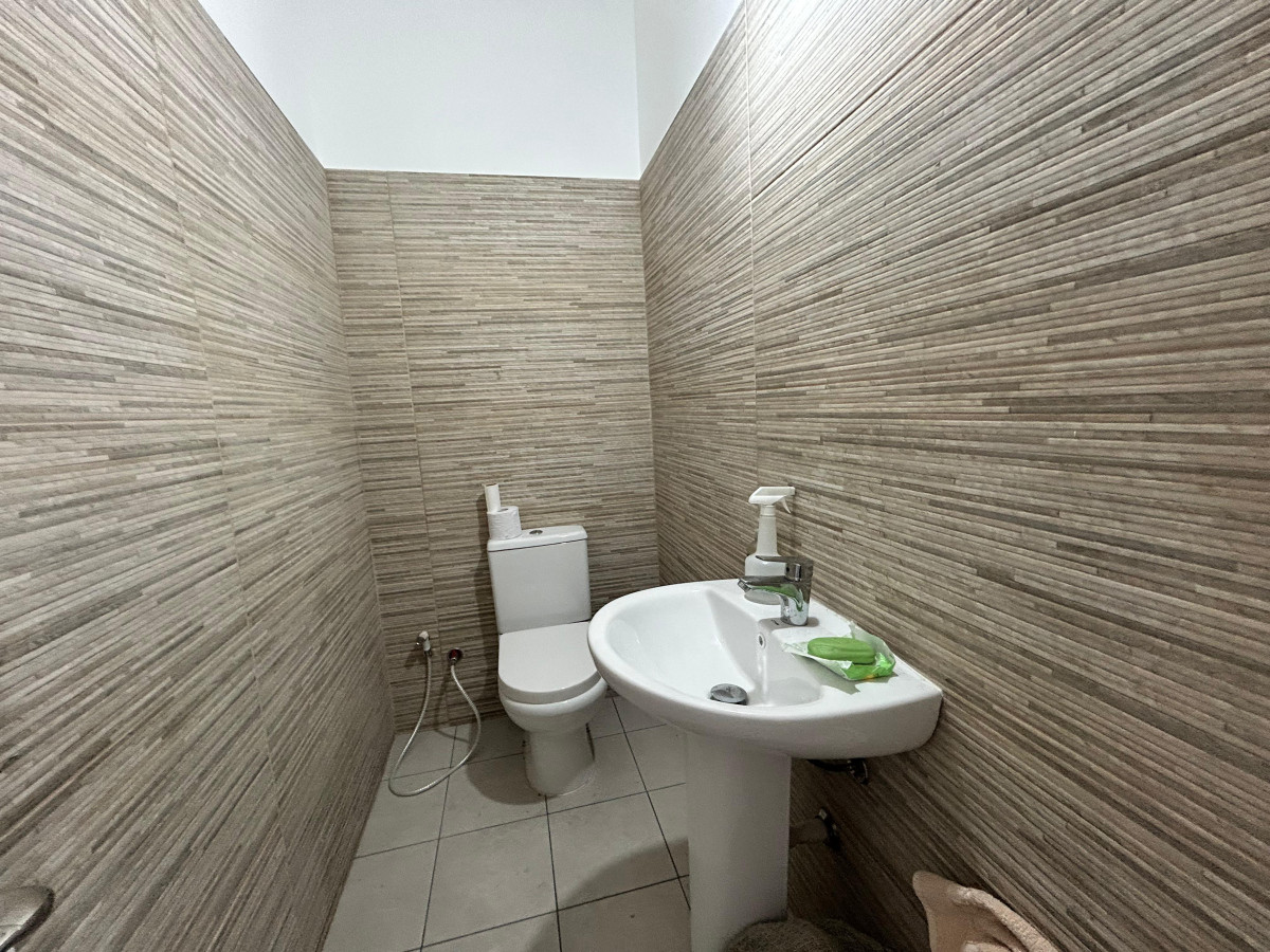 Local Comercial ID.4526 - Venta Local Comercial 230m2 Cerro 