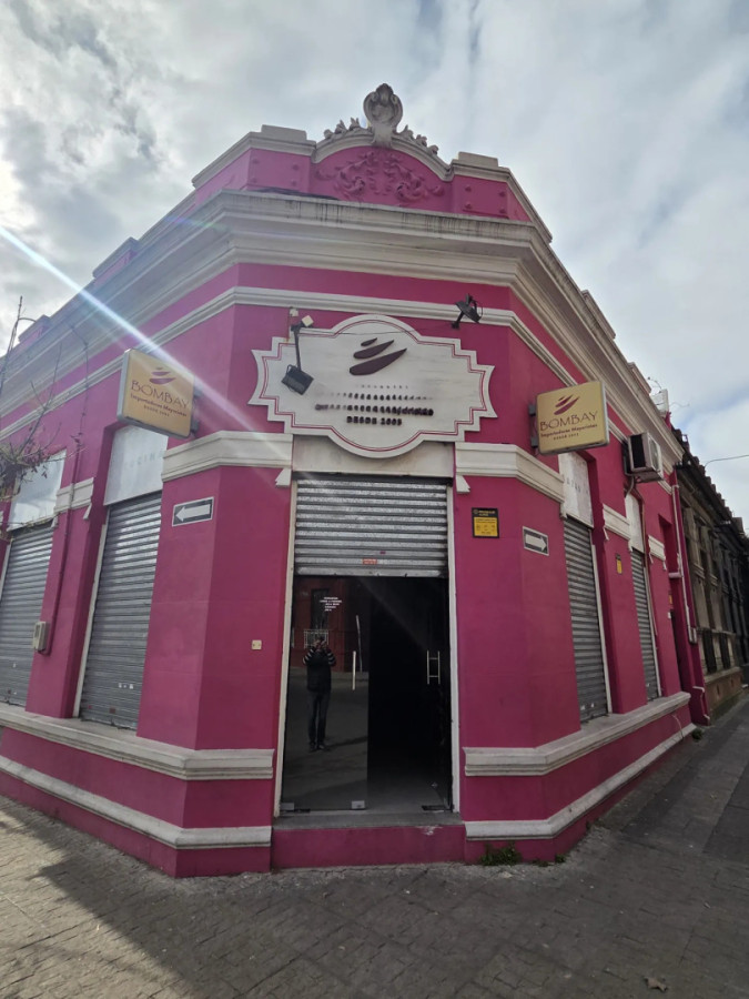 Local Comercial ID.6814 - Alquiler Local Comercial o Gastonomico La Comercial 180m2