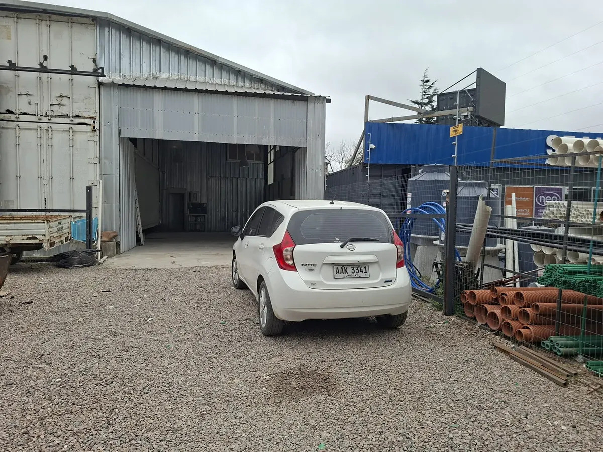 Local Comercial ID.6903 - Alquiler Local Comercial tipo Galpones Paso Carrasco 185m2
