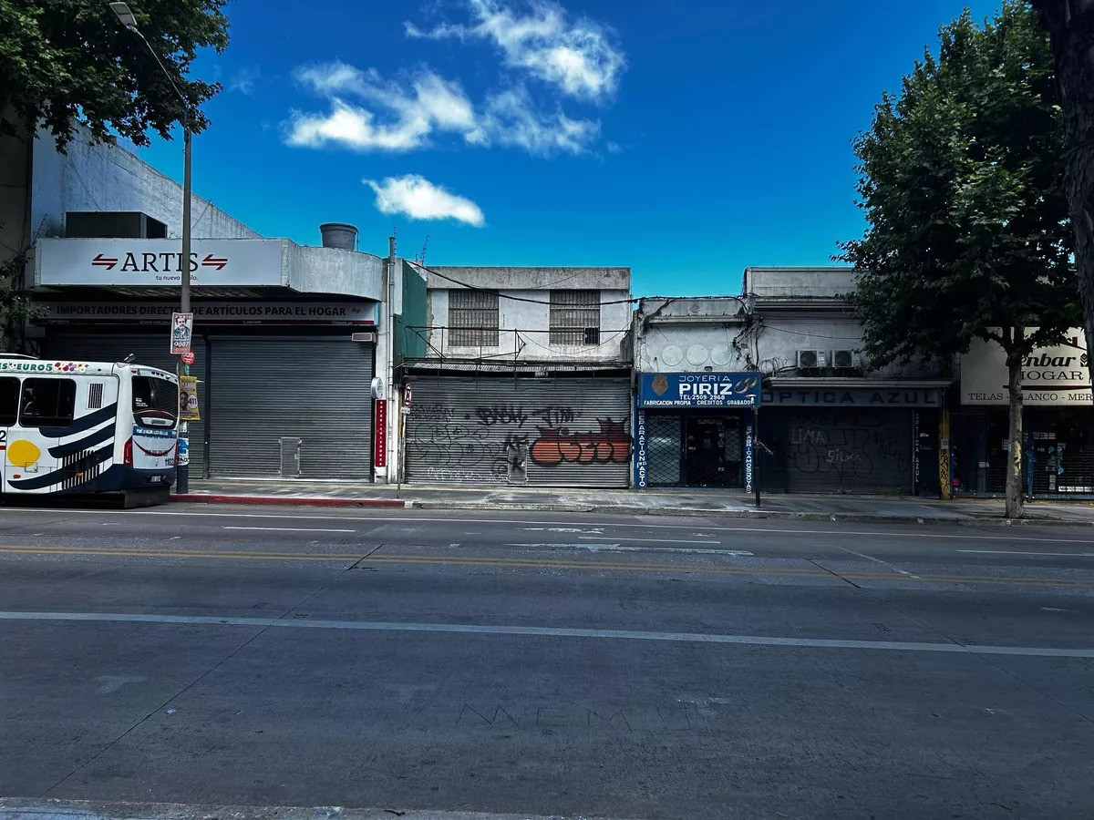 Local Comercial ID.4182 - Venta o Alquiler Gran Local Comercial Unión 8 de Octubre
