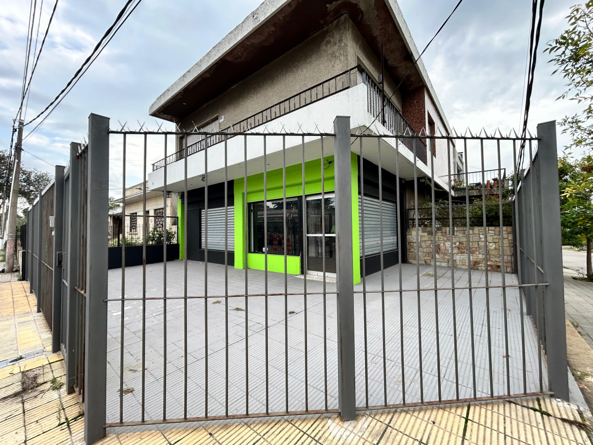 Local Comercial ID.4526 - Venta Local Comercial 230m2 Cerro 