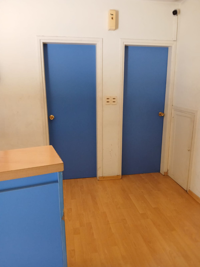 Local Comercial ID.5602 - Alquiler Local Comercial 1800m2 La Comercial con cocheras