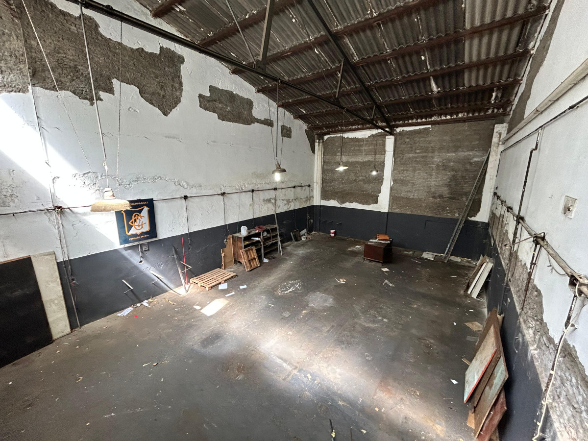 Local Comercial ID.4508 - Venta con Renta Depósito o Local La Comercial