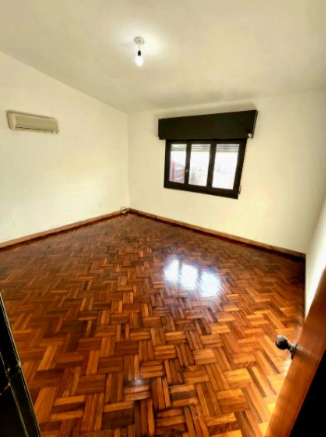 Local Comercial ID.3216 - Alquiler Casa Local Comercial Carrasco Norte Cochera 
