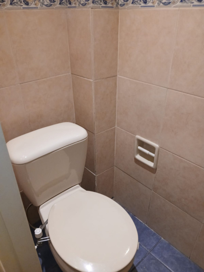 Local Comercial ID.5602 - Alquiler Local Comercial 1800m2 La Comercial con cocheras