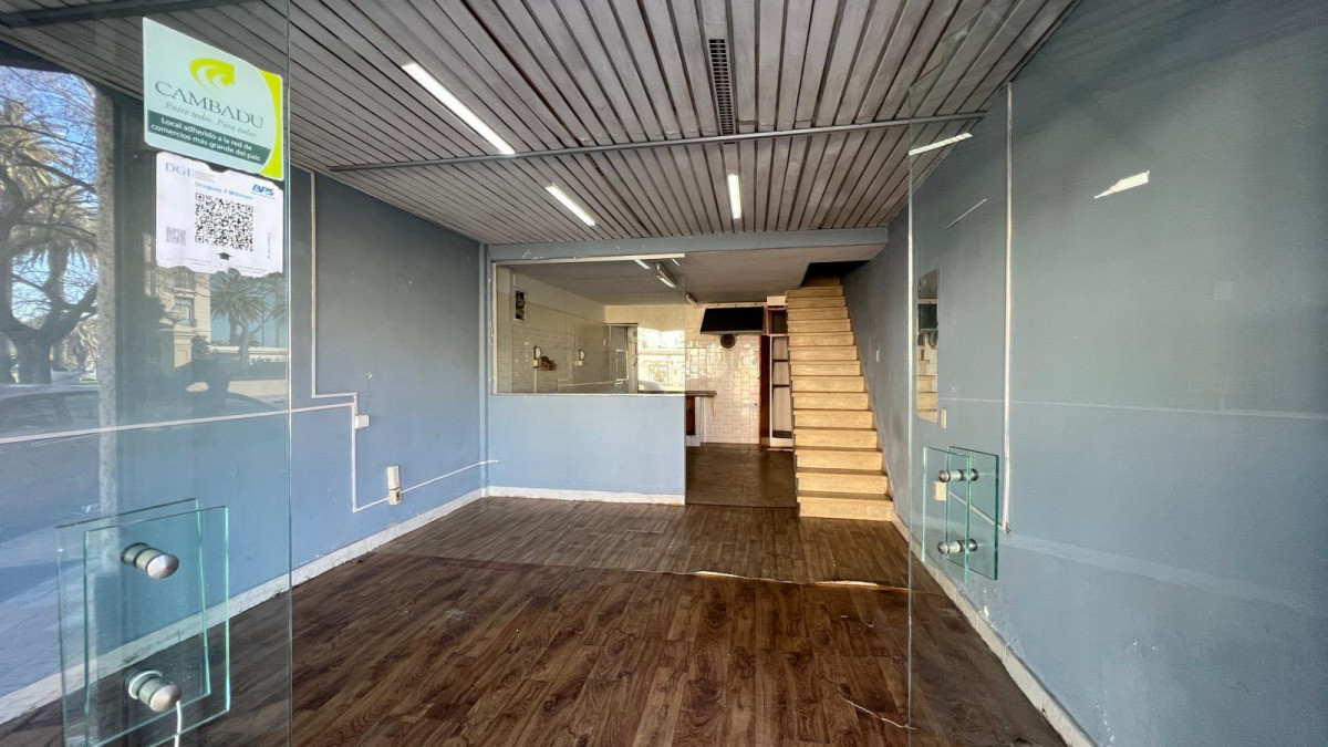 Local Comercial ID.5412 - Venta Local o Vivienda opcional Gastronomico Parque Rodo 64m2