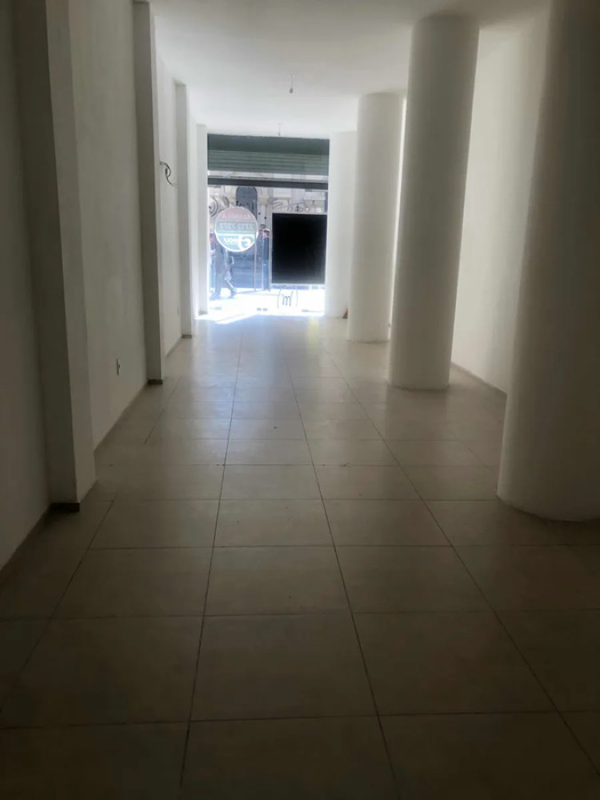 Local Comercial ID.5057 - Alquiler Local Comercial 80m2 Cordon sobre Av 18 de Julio