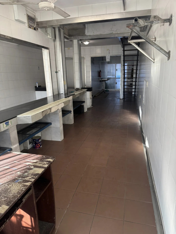 Local Comercial ID.6799 - Alquiler Local Comercial 98m2 Mercado Modelo