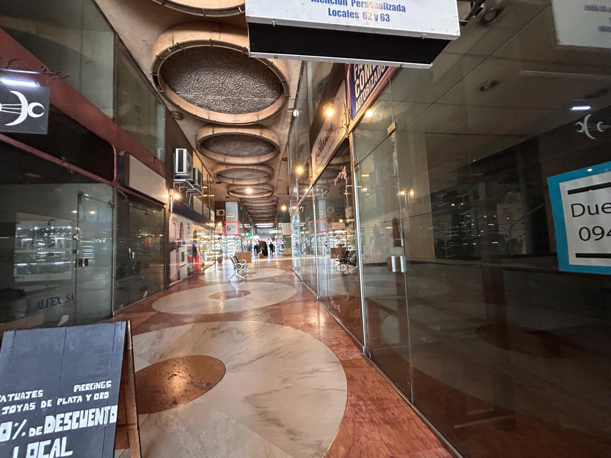 Local Comercial ID.4554 - Alquiler Local Comercial Galeria Libertador Centro Montevideo