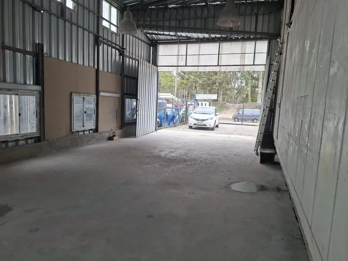 Local Comercial ID.6903 - Alquiler Local Comercial tipo Galpones Paso Carrasco 185m2