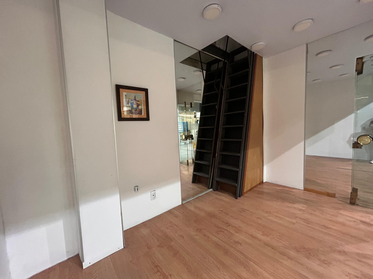 Local Comercial ID.4552 - Alquiler Local Comercial 9m2 Centro Galería Cristal