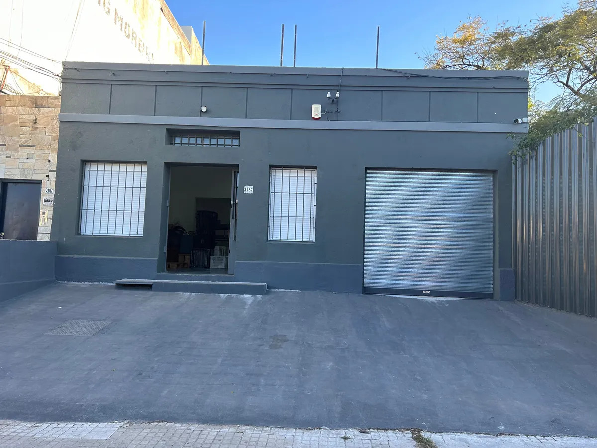 Local Comercial ID.5121 - Alquiler Local Comercial 131m2 Mercado Modelo con garaje