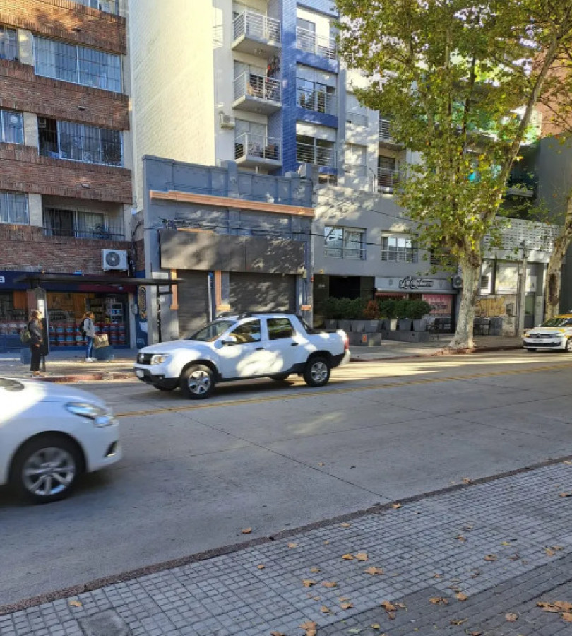 Local Comercial ID.6493 - Venta con Renta Local Padron Unico Pocitos 86m2 Inversion