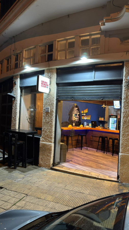 Local Comercial ID.5412 - Venta Local o Vivienda opcional Gastronomico Parque Rodo 64m2