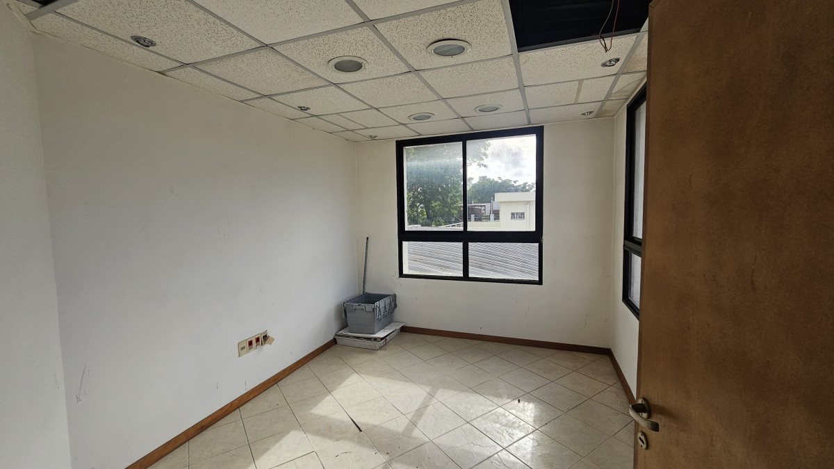 Local Comercial ID.4312 - Venta o Alquiler Impresionante Local Comercial La Blanqueada