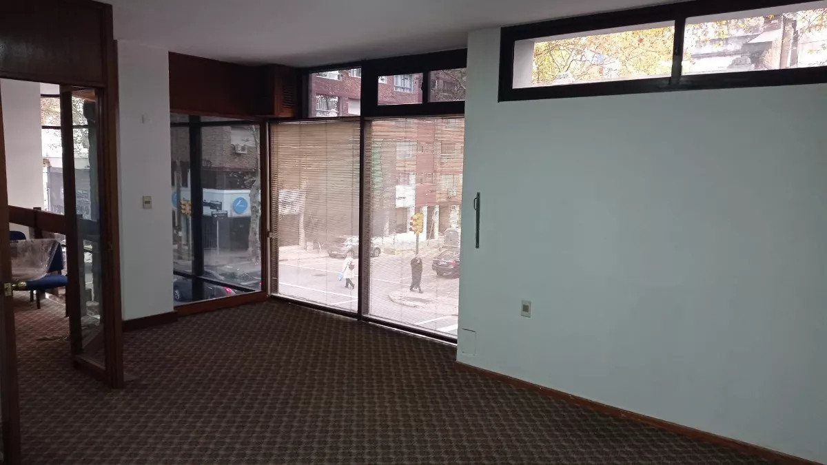 Local Comercial ID.4129 - Alquiler o Venta Local Comercial Centro 