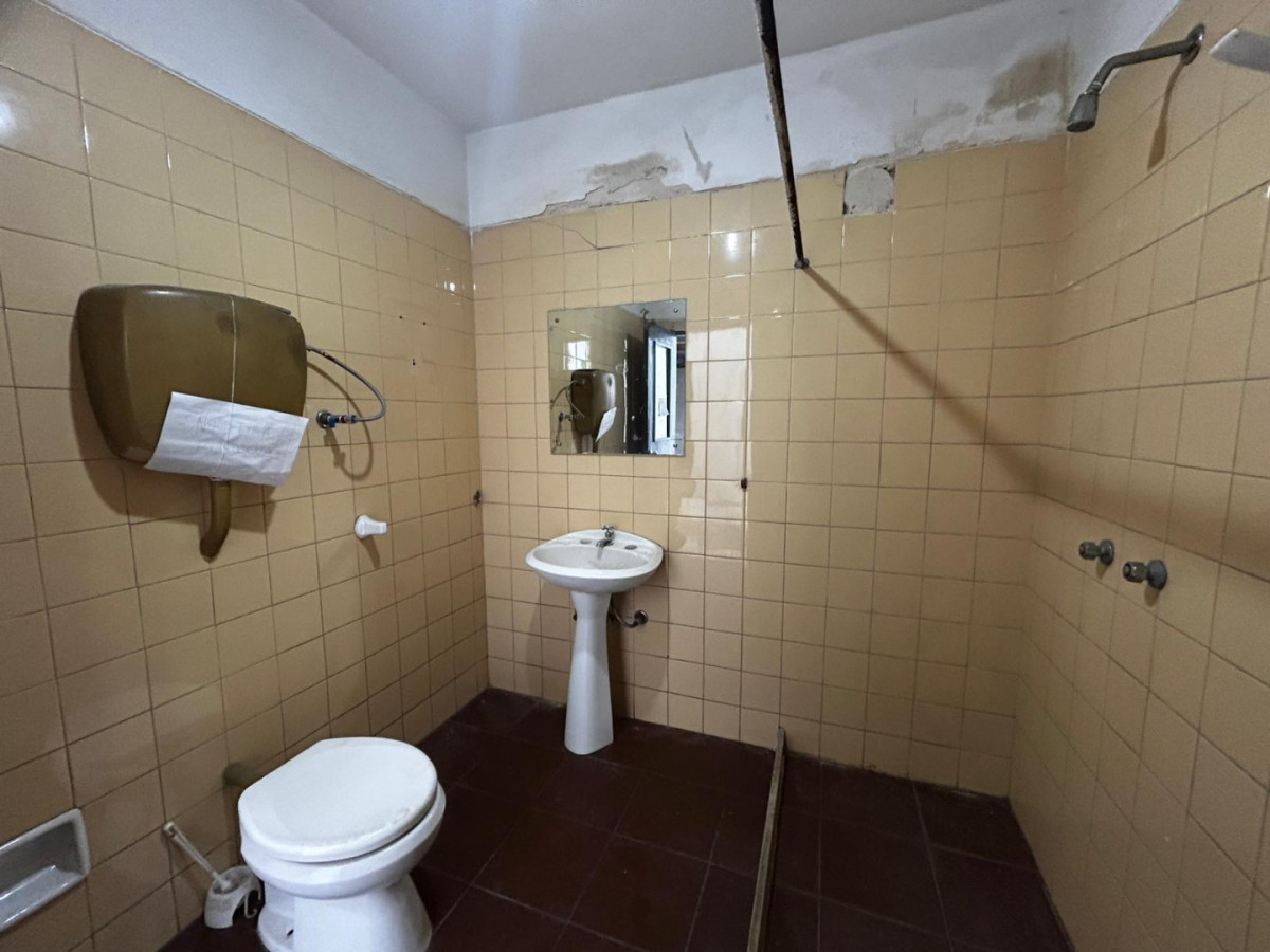Local Comercial ID.6922 - Venta y Alquiler Local Comercial 774m2 Villa Muñoz sobre Avenida