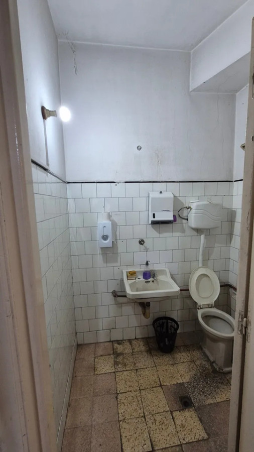 Local Comercial ID.5839 - Venta Dos Locales en Uno 140m2 Cordon