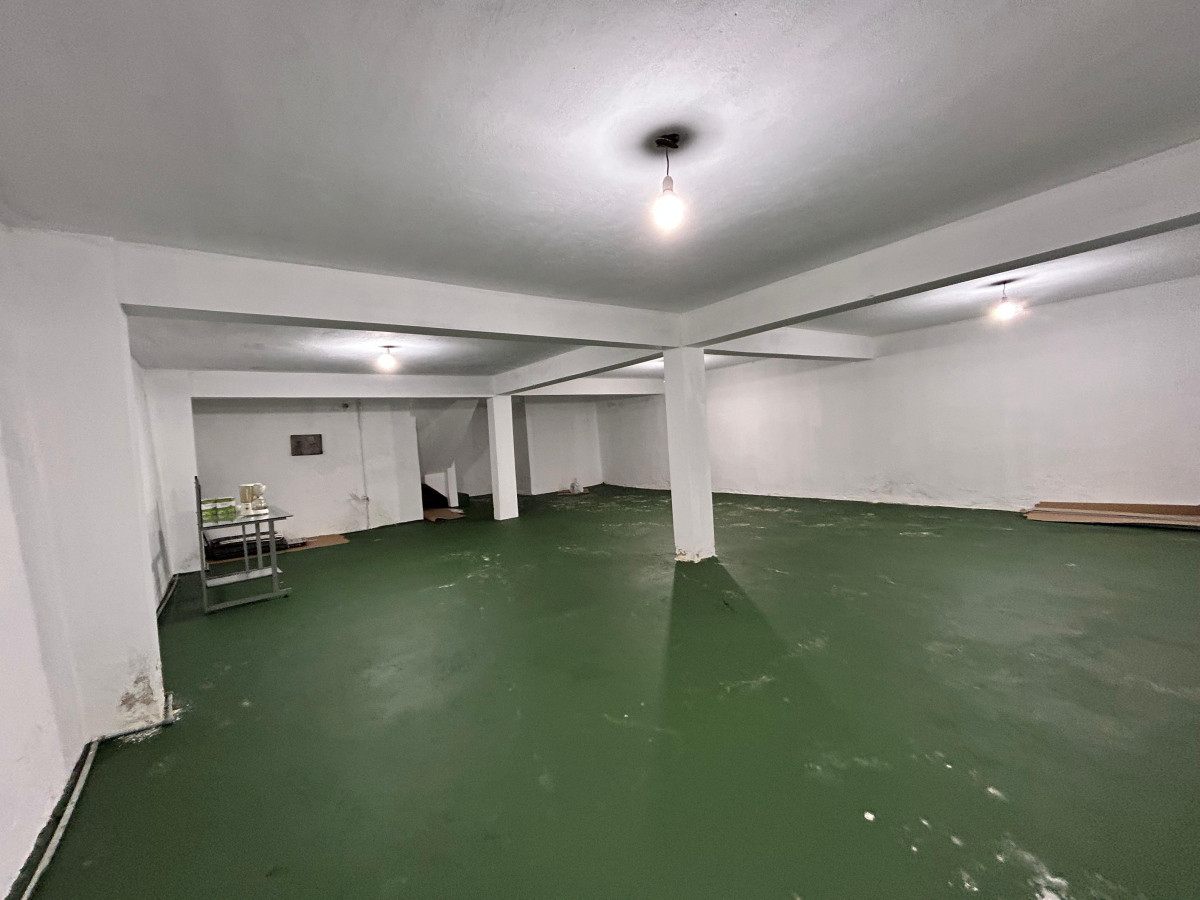 Local Comercial ID.4526 - Venta Local Comercial 230m2 Cerro 
