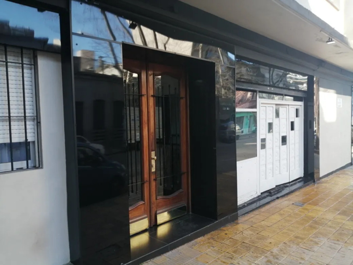 Local Comercial ID.5193 - Alquiler Precioso Local con Vivienda Centro 64m2 