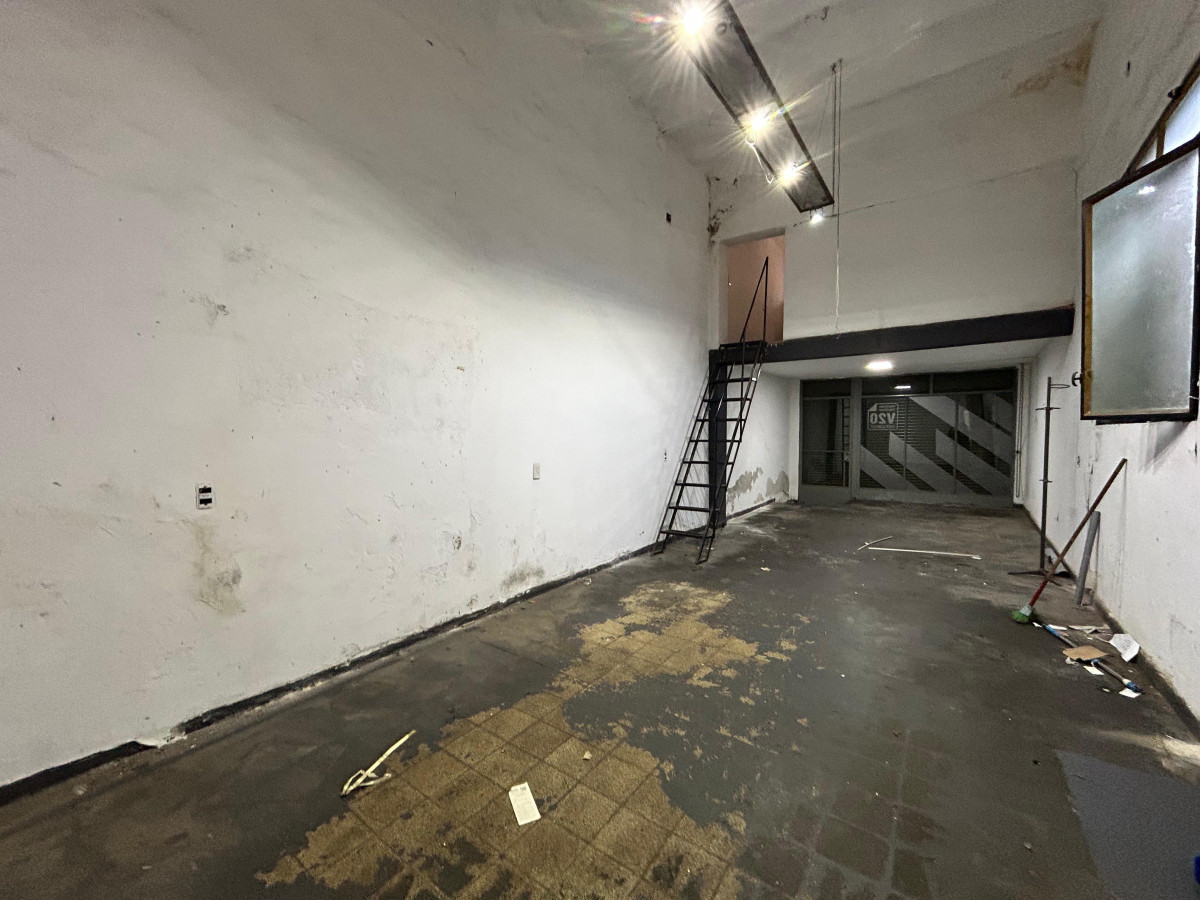 Local Comercial ID.4508 - Venta con Renta Depósito o Local La Comercial
