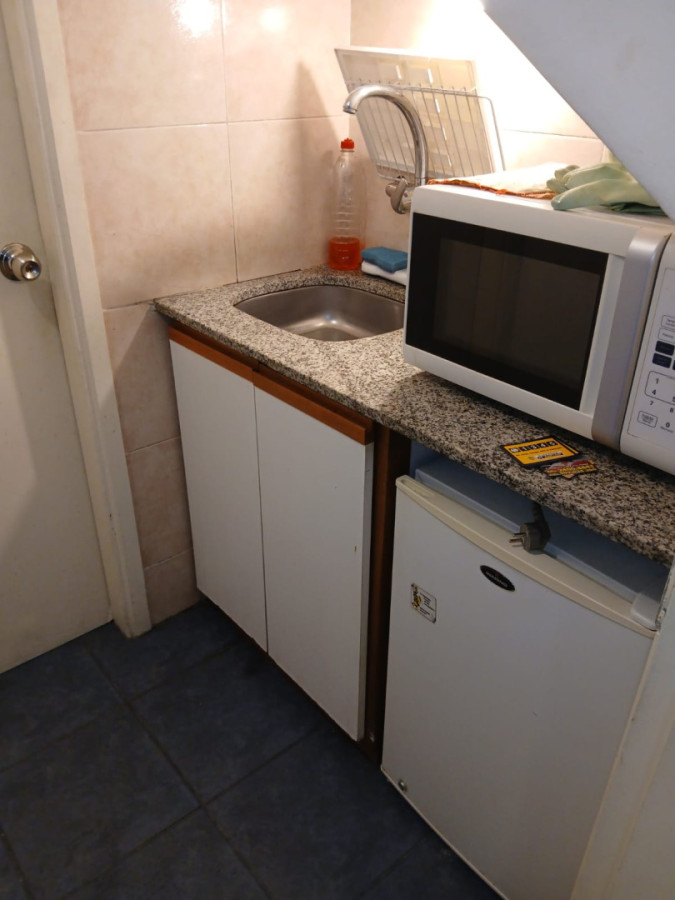 Local Comercial ID.5602 - Alquiler Local Comercial 1800m2 La Comercial con cocheras