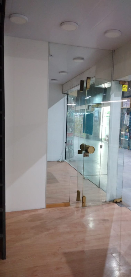 Local Comercial ID.4552 - Alquiler Local Comercial 9m2 Centro Galería Cristal