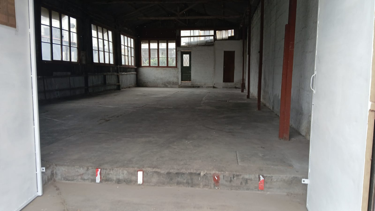Local Comercial ID.4978 - Alquiler Local o Deposito 119m2 Maroñas