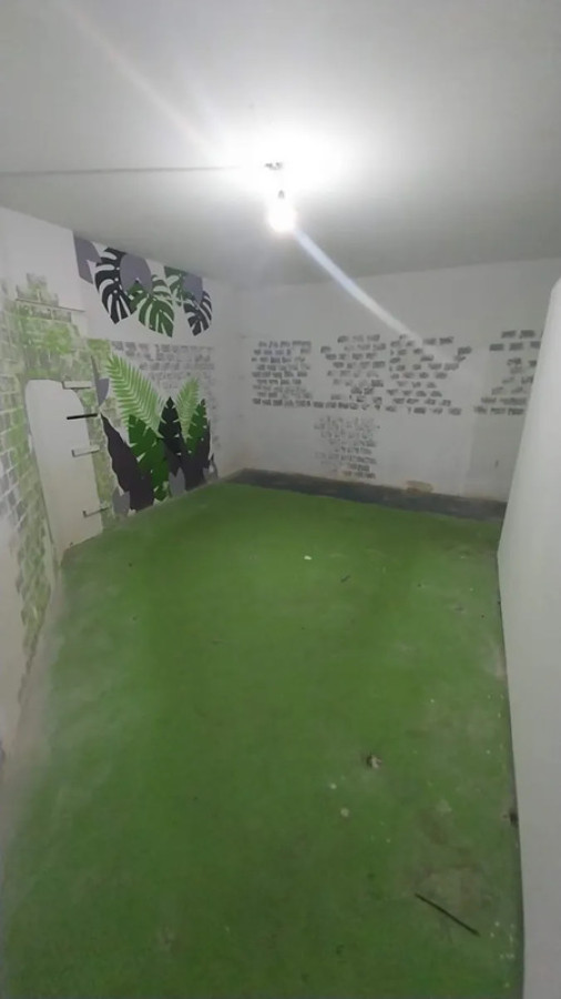 Local Comercial ID.5550 - Alquiler Local Comercial Cordon Gran Esquina 100m2