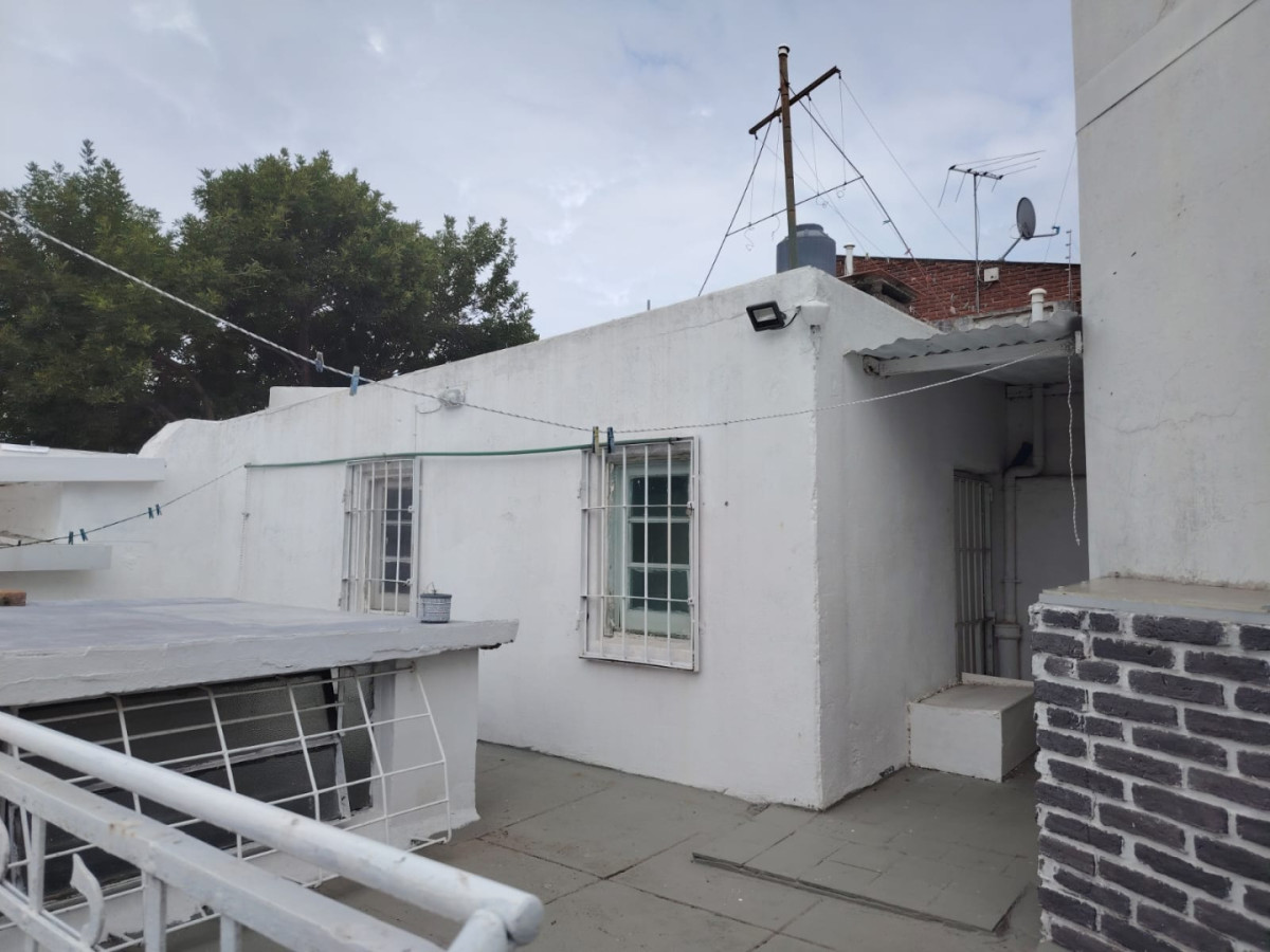 Local Comercial ID.5952 - Alquiler Casona para Empresa o Residencial 3 Privados Buceo