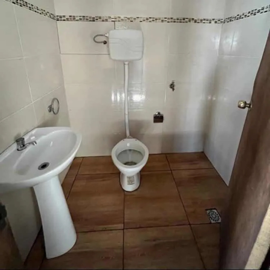 Local Comercial ID.4978 - Alquiler Local o Deposito 119m2 Maroñas