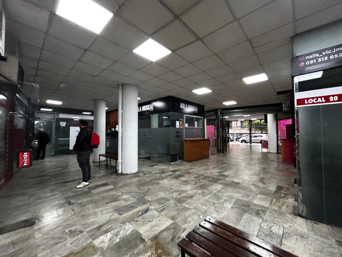 Local Comercial ID.4933 - Alquiler Local en Galeria Periodos cortos o anual Centro