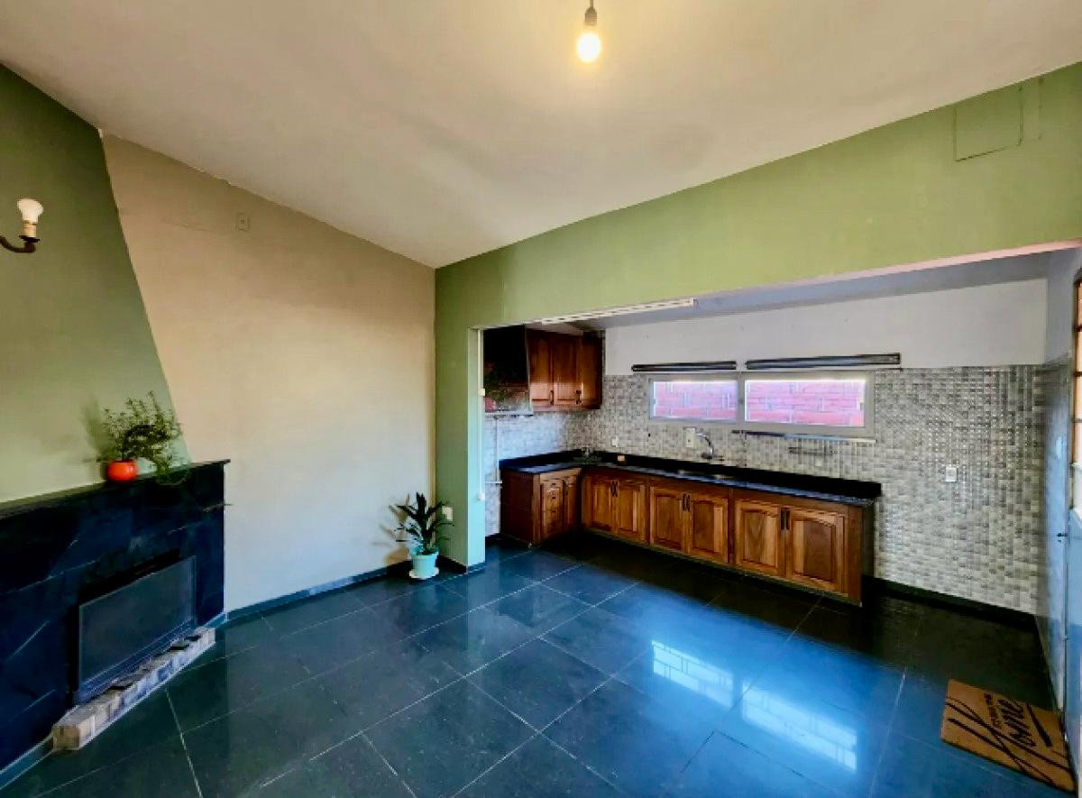 Local Comercial ID.3216 - Alquiler Casa Local Comercial Carrasco Norte Cochera 