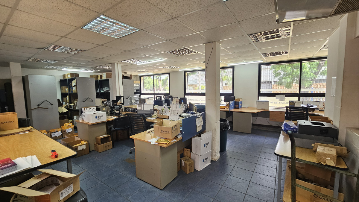 Local Comercial ID.4312 - Venta o Alquiler Impresionante Local Comercial La Blanqueada