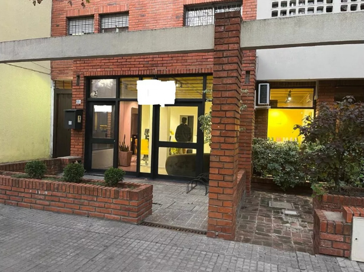 Local Comercial ID.2068 - Local Comercial Renovado Venta con Renta para Inversión Parque Rodó