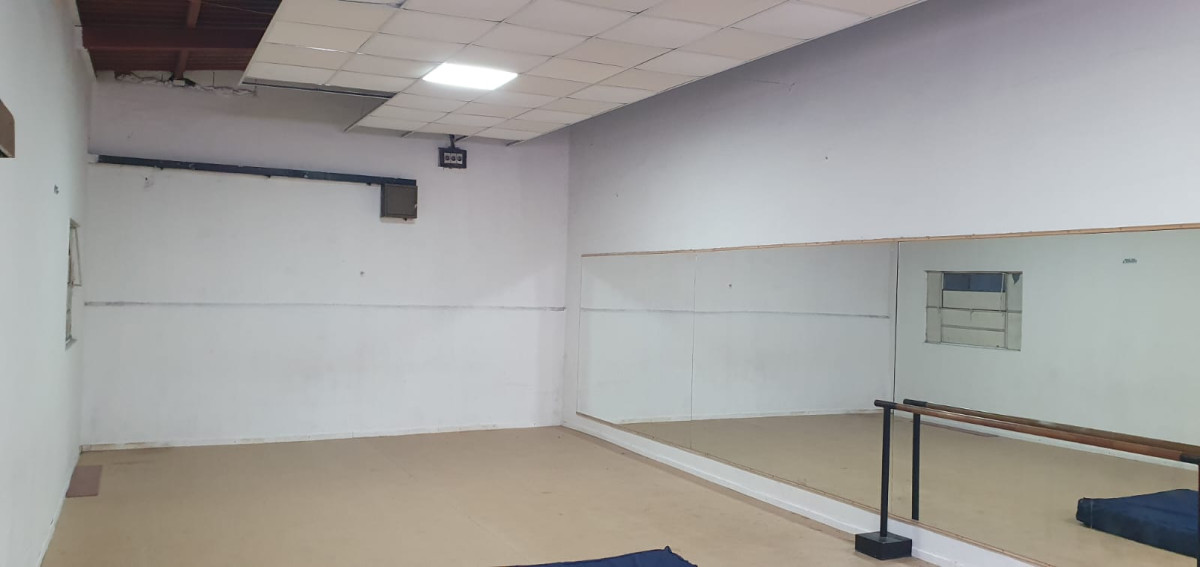 Local Comercial ID.4210 - Alquiler Local Comercial Unión Cocheras