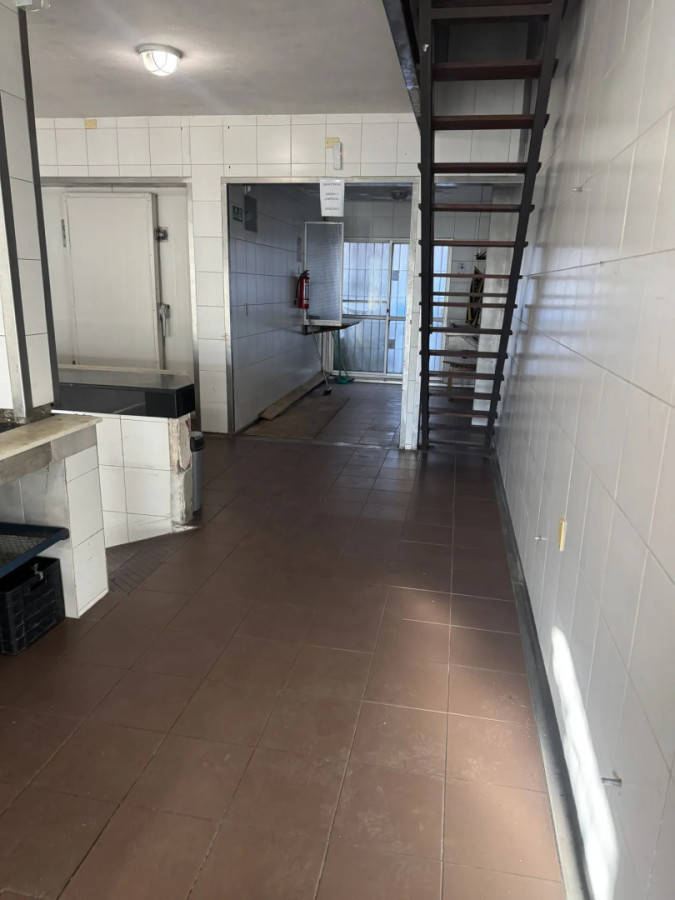 Local Comercial ID.6799 - Alquiler Local Comercial 98m2 Mercado Modelo