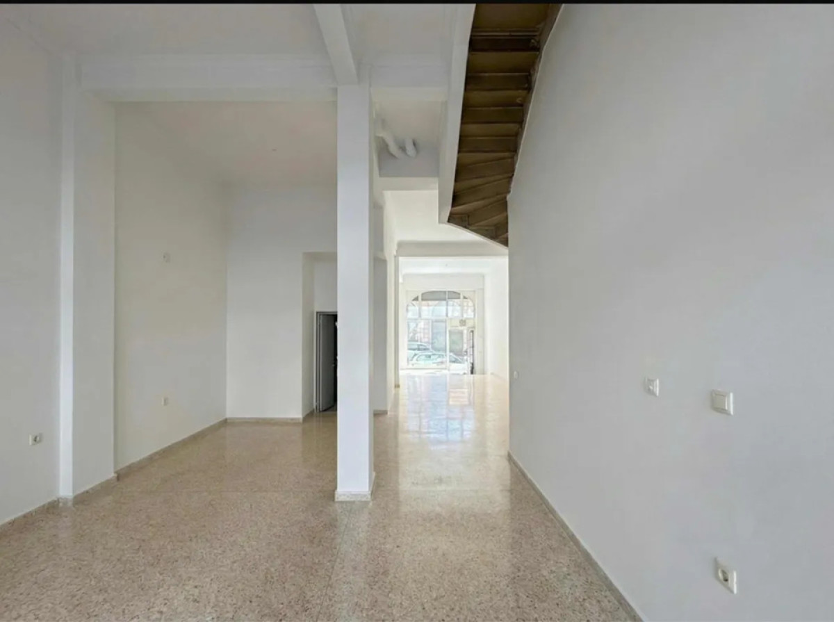 Local Comercial ID.5590 - Alquiler Local con Doble Frente 82m2 Ciudad Vieja 