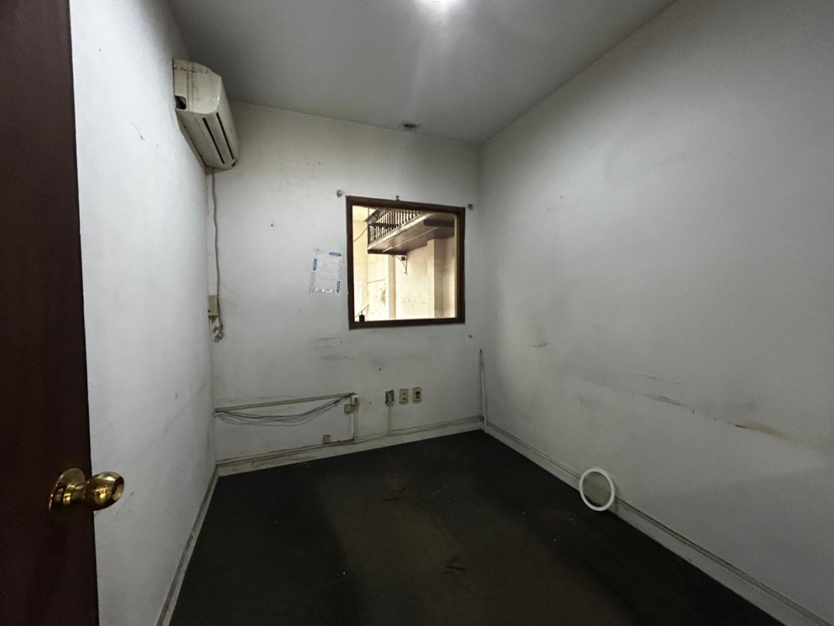 Local Comercial ID.6922 - Venta y Alquiler Local Comercial 774m2 Villa Muñoz sobre Avenida