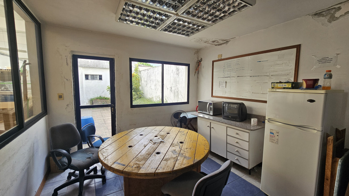 Local Comercial ID.4312 - Venta o Alquiler Impresionante Local Comercial La Blanqueada